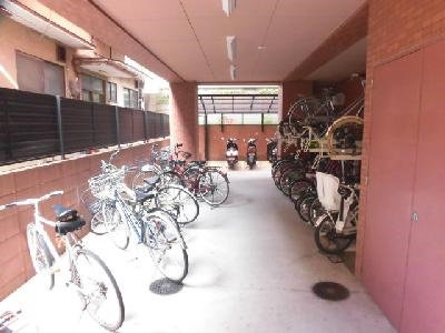 パルティール四条の駐車場|駐輪場