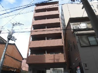 パルティール四条の外観