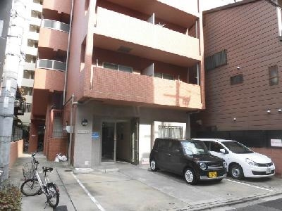 パルティール四条のエントランス