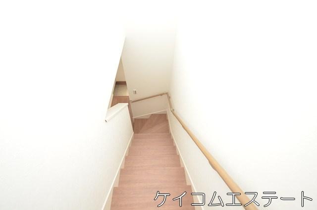新築住宅　プラザコート永犬丸南町3丁目のその他|階段