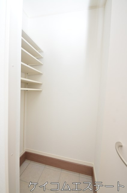 新築住宅　プラザコート永犬丸南町3丁目の収納|2階ファミリークローク