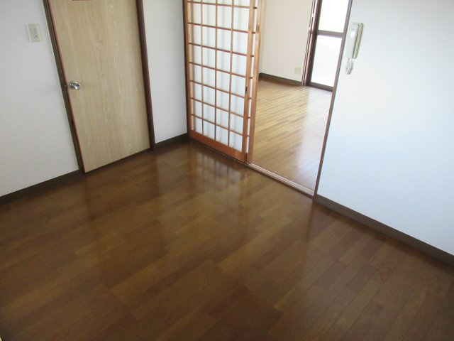 フラット松江の居間・リビング|おしゃれなリビングです