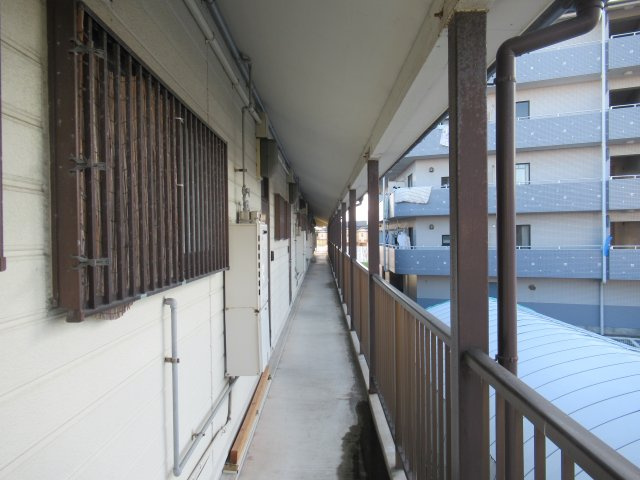 フラット松江のその他共用部分|２階の共用廊下です