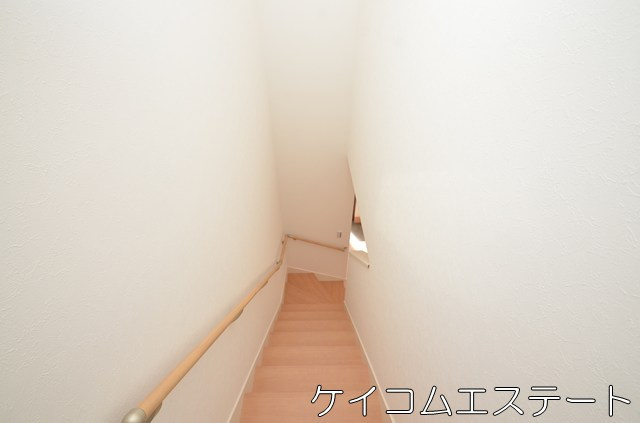 新築住宅　プラザコート永犬丸南町3丁目のその他|階段