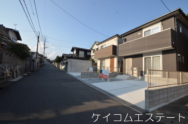 新築住宅　プラザコート永犬丸南町3丁目の前面道路含む現地写真|幅員5.8ｍありますので、駐車がしやすいです。