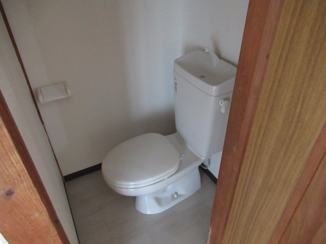 第一松雅荘のトイレ|コンパクトで使いやすいトイレです