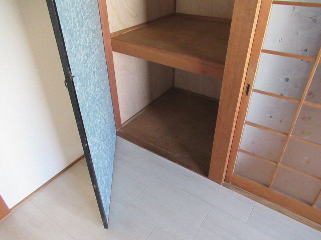 第一松雅荘の収納|大きなスペースがあり、収納には困りません