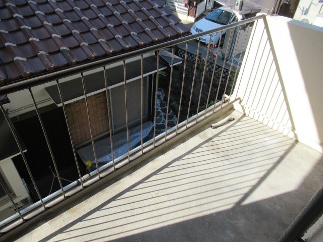 第一松雅荘のバルコニー|暖かな日差しのふりそそぐバルコニー