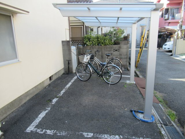 第一松雅荘のその他共用部分|駐輪場です