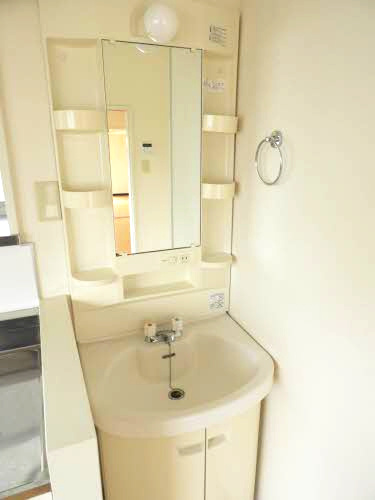 森ハイツの洗面所|スペースが確保できる洗面所です