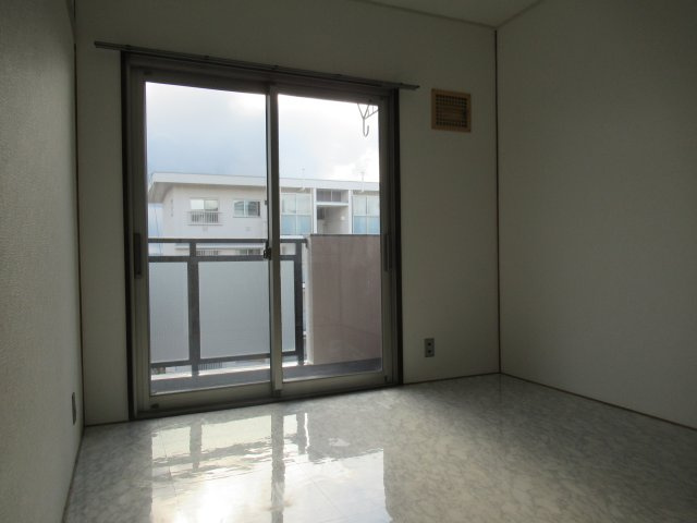 狩口台住宅２８号棟のその他|コンパクトで使いやすい洋室です