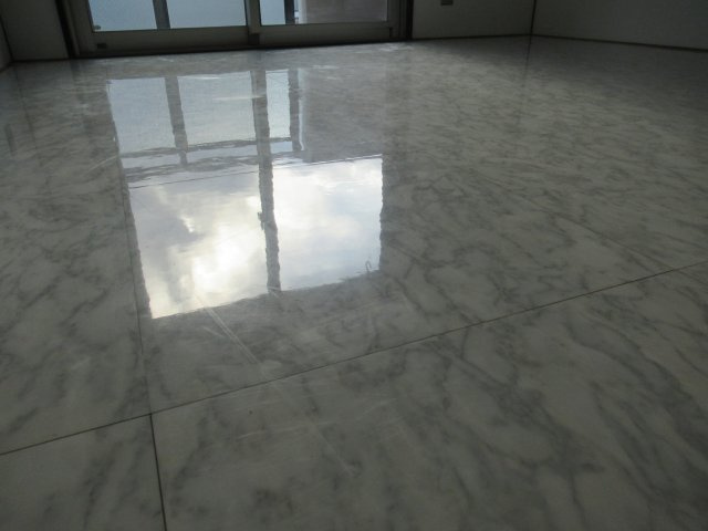 狩口台住宅２８号棟の内装|４．５帖洋室の床面です