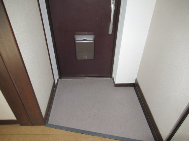 狩口台住宅２８号棟の玄関|ゆったりとした玄関です