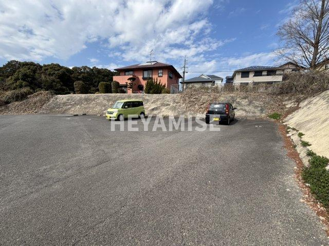 カルディア池田の駐車場