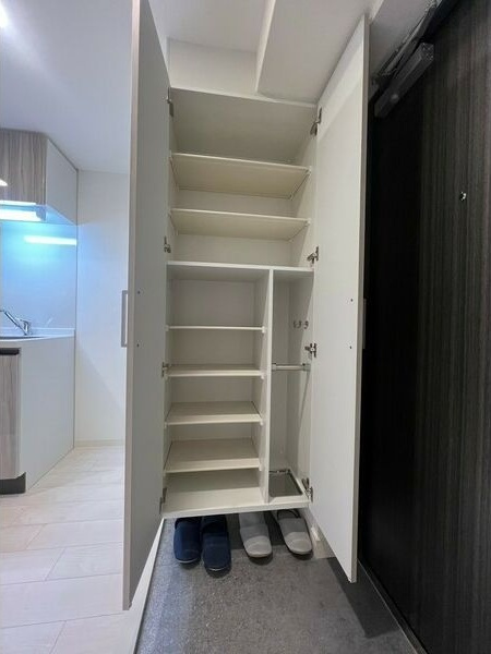 MELDIA CREST TAPP 新大阪 WESTの収納