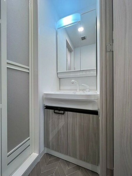 MELDIA CREST TAPP 新大阪 WESTの独立洗面台