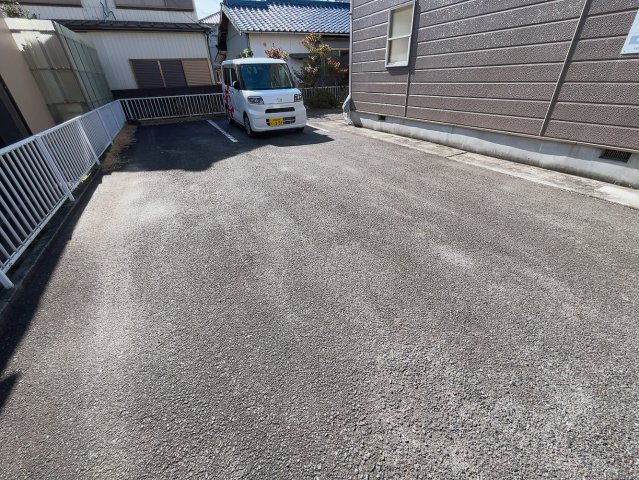 ビラ泉の駐車場
