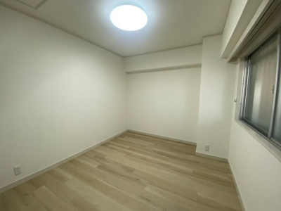 【洋室】 | ロイヤルハイツあびこ | 個人の部屋や寝室として使える洋室です