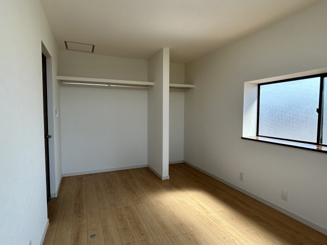 都城市吉尾町の中古一戸建の洋室
