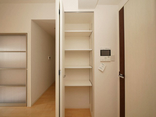 セレニテ新大阪カルムの収納