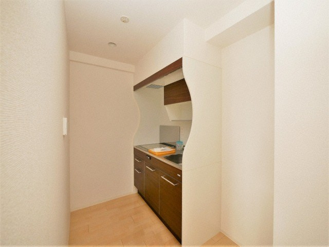 セレニテ新大阪カルムのキッチン