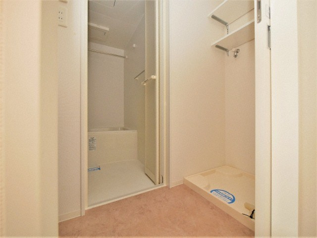 セレニテ新大阪カルムの洗面所