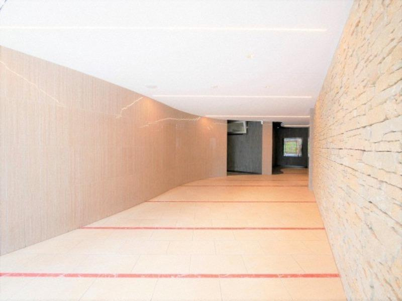 セレニテ新大阪カルムのエントランス