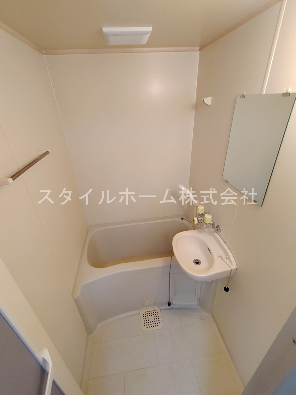 MORRISの浴室|別部屋写真です。