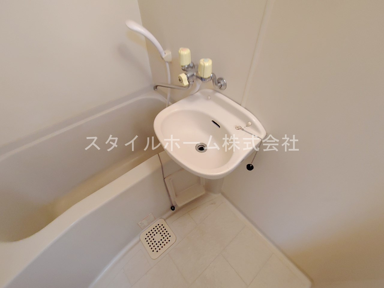 MORRISの浴室|別部屋写真です。