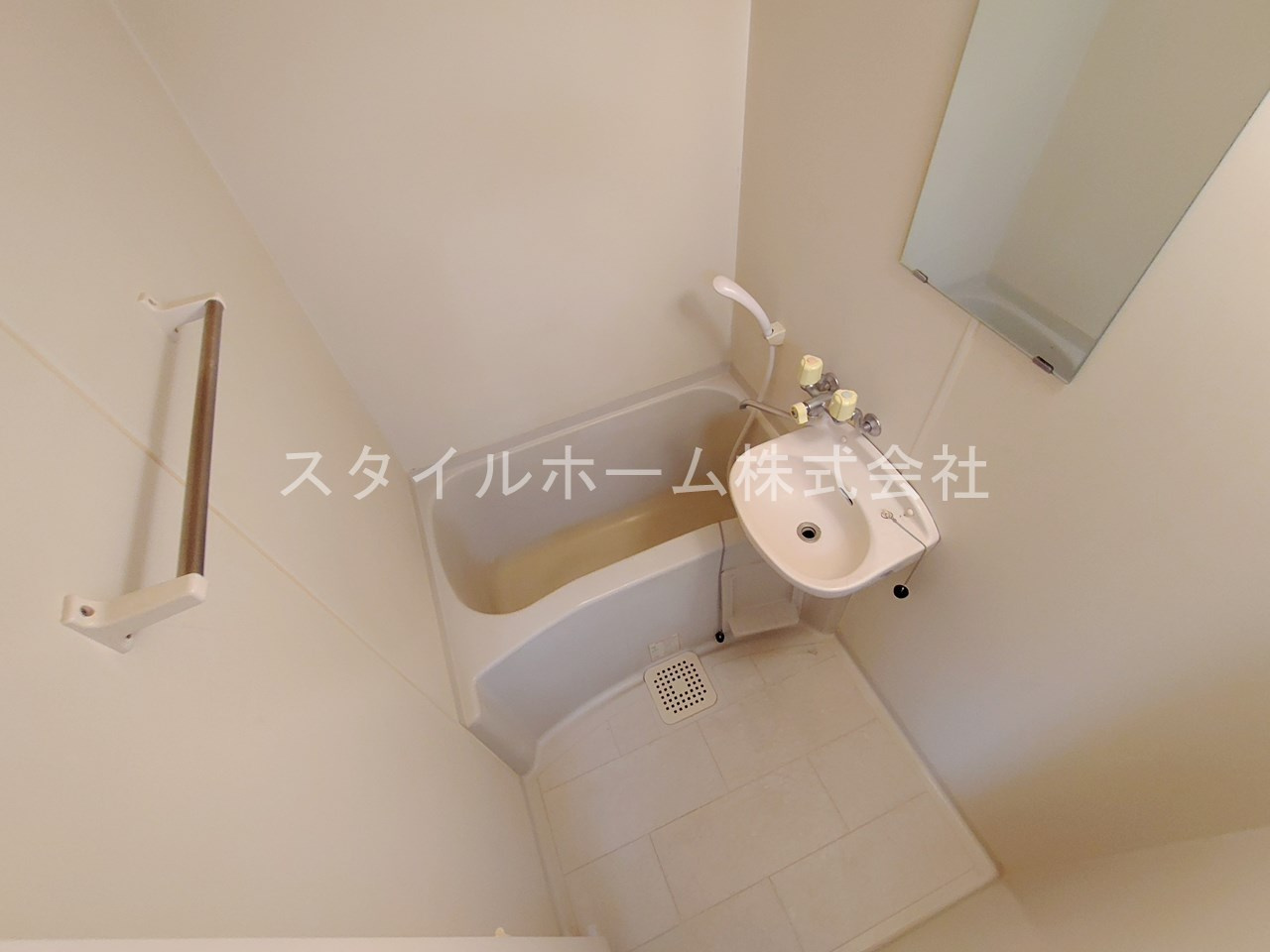 MORRISの浴室|別部屋写真です。