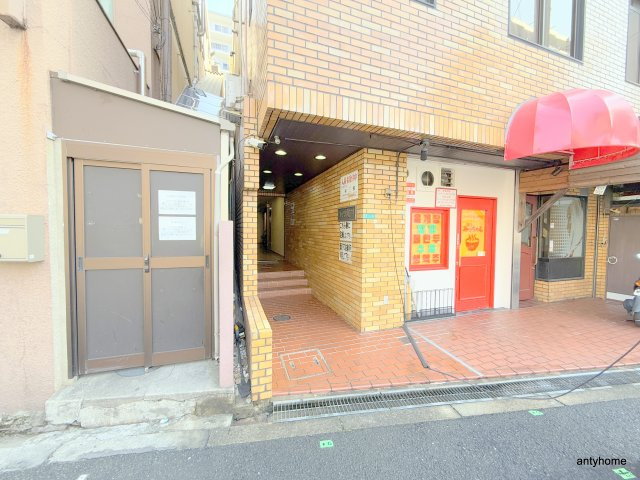 ハイツ桜川　仲介手数料無料のエントランス