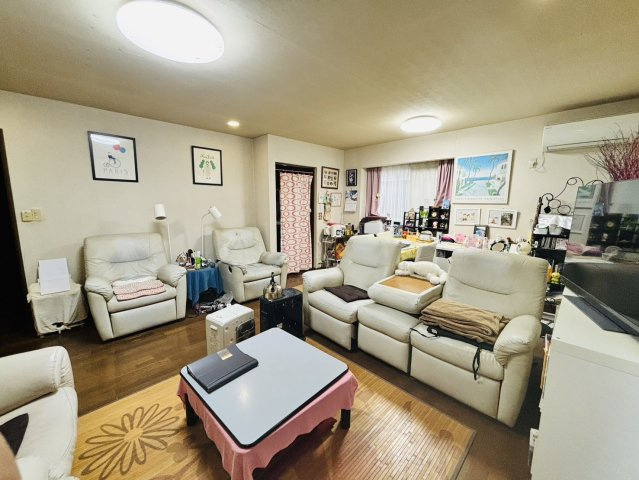 龍ケ崎市南が丘　中古物件の居間・リビング