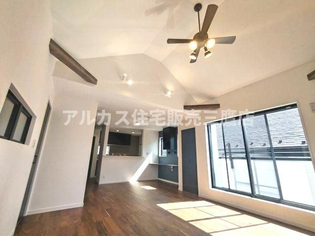 西東京市南町5丁目 新築戸建 西武新宿線 田無駅の居間・リビング