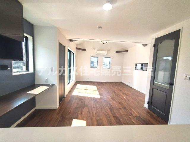 西東京市南町5丁目 新築戸建 西武新宿線 田無駅の居間・リビング