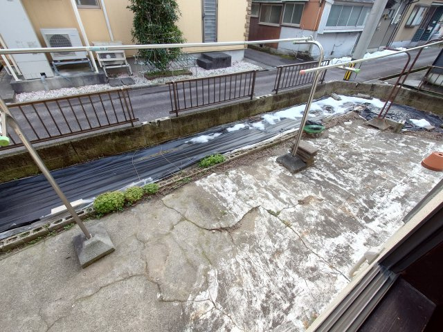 稲代貸家の庭