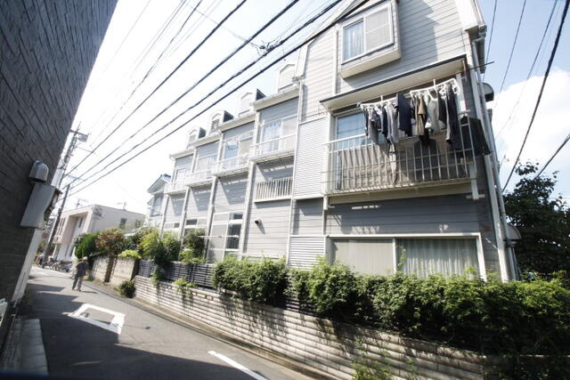 調布市菊野台3丁目のアパートの画像
