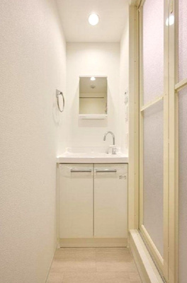 【洗面所】 | フォルモサ美野島 | 別号室の写真になります。現況優先。