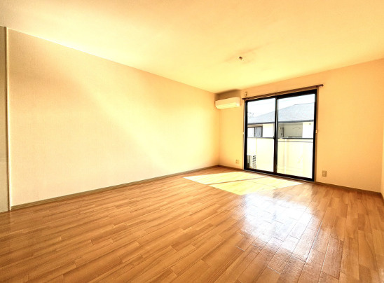 熊本市南区江越１丁目のアパートの居間・リビング