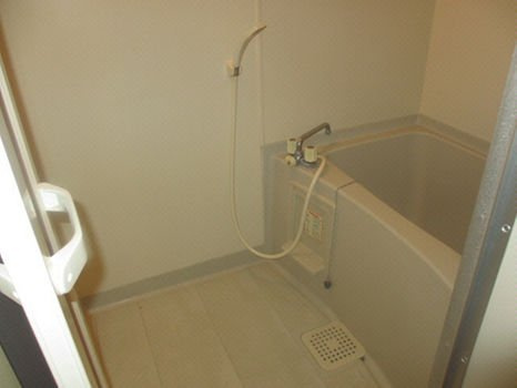 熊本市南区江越１丁目のアパートの浴室