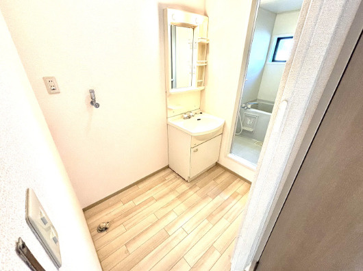 熊本市南区江越１丁目のアパートの独立洗面台