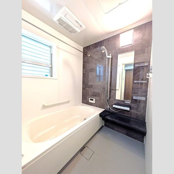 新舞子大瀬戸建の浴室