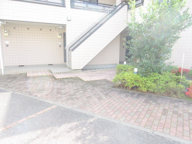 川崎市宮前区土橋３丁目の賃貸マンションのエントランス|綺麗に管理されたエントランス