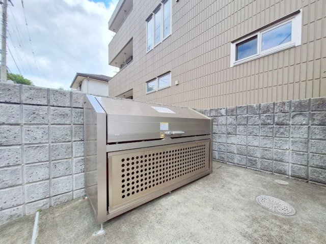 千葉市中央区弁天３丁目の賃貸マンションのその他共用部分|敷地内ごみストッカー