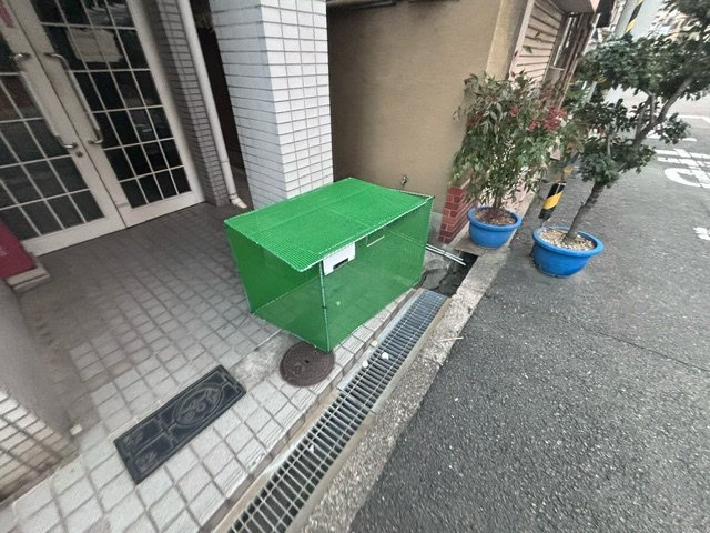 【エントランス】