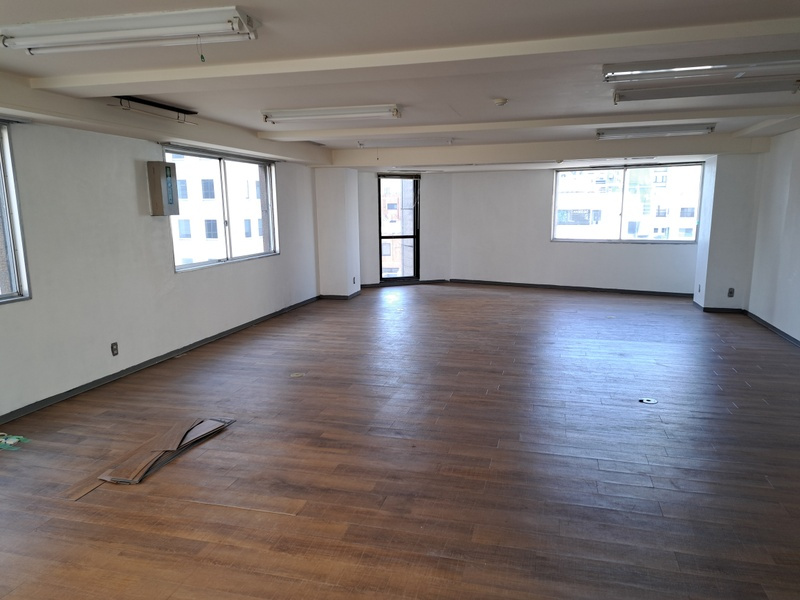 愛光舎ビルの内装