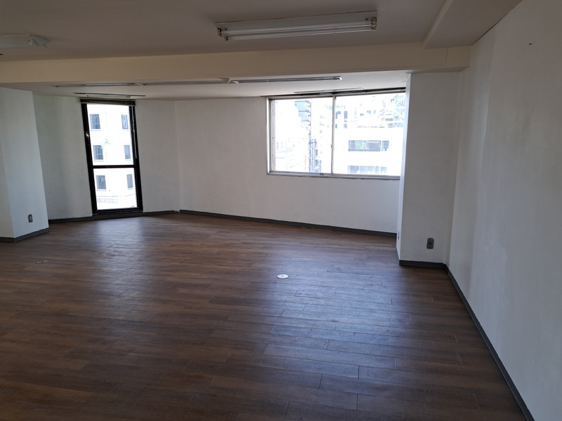 愛光舎ビルの内装