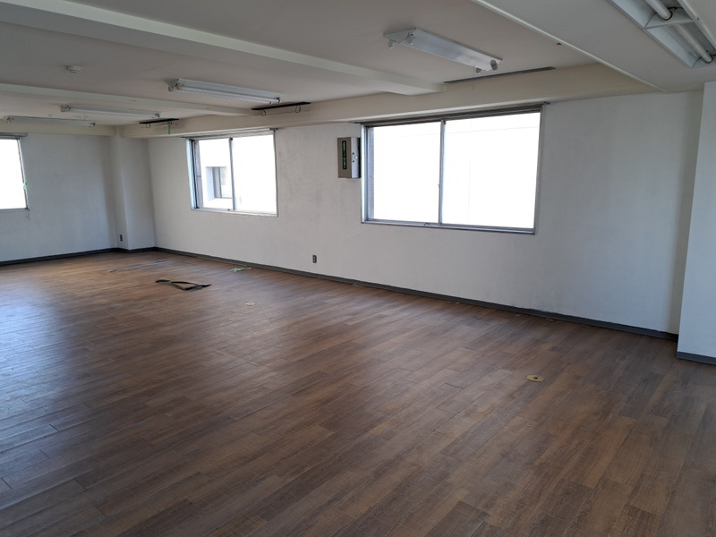 愛光舎ビルの内装