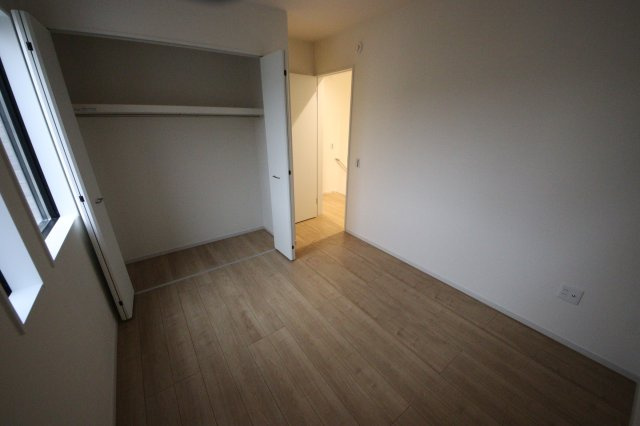 《仲介手数料無料》浦和区大原１丁目20-4(全1戸)新築一戸建てケイアイスタイルの洋室|2撮影日 2025年3月8日 16:30 曇り