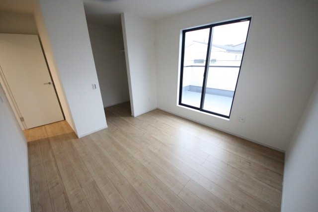 《仲介手数料無料》浦和区大原１丁目20-4(全1戸)新築一戸建てケイアイスタイルの洋室|2撮影日 2025年3月8日 16:30 曇り