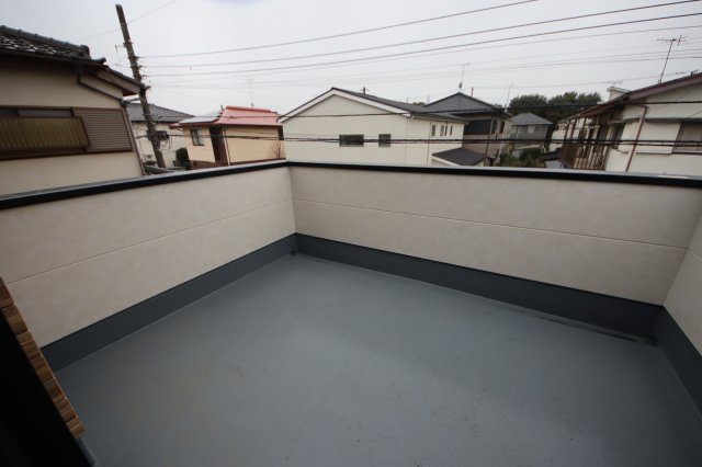 《仲介手数料無料》浦和区大原１丁目20-4(全1戸)新築一戸建てケイアイスタイルのバルコニー|2撮影日 2025年3月8日 16:30 曇り